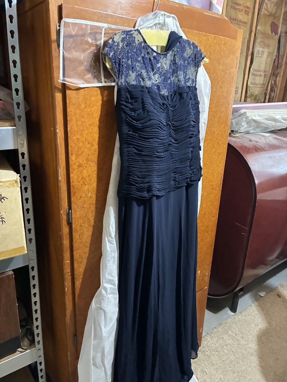 Montage by Mon Cheri Navy Formal Gown Size 16 Excellent Condition